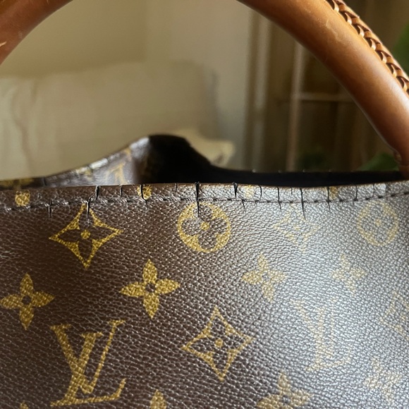 Authentic Louis Vuitton Artsy MM - Picture 7 of 10
